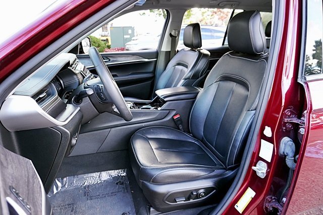 Certified 2023 Jeep Grand Cherokee Limited image 15