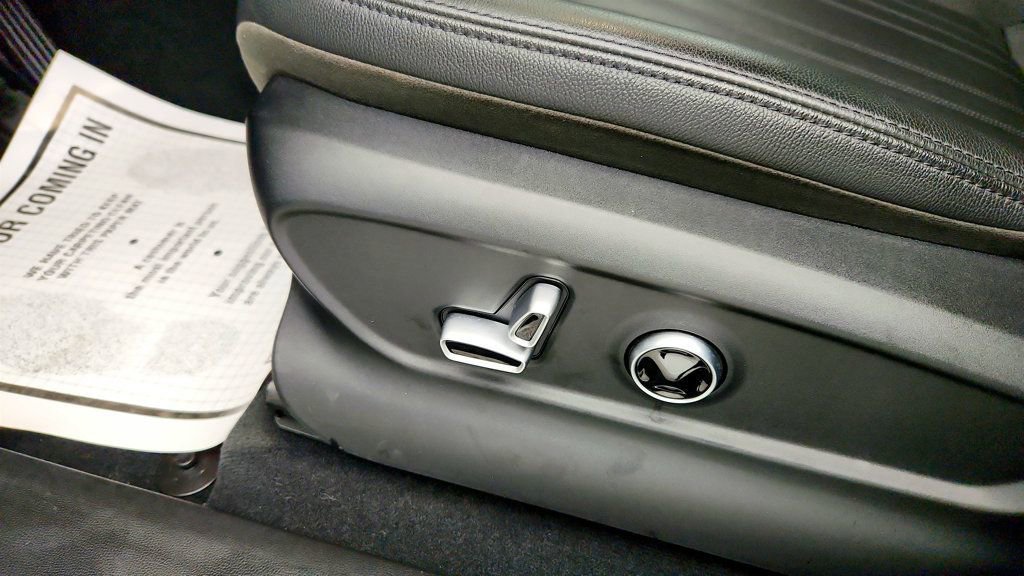 Used 2023 Maserati Grecale GT image 11