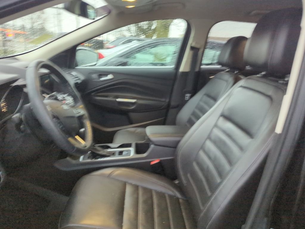 Used 2017 Ford Escape Titanium image 6