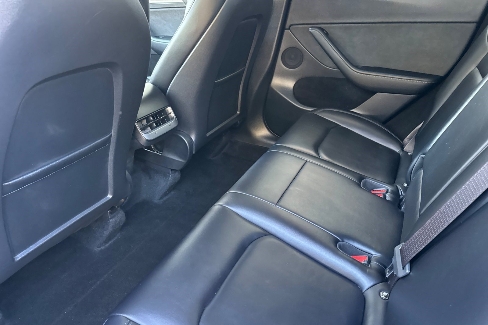 Used 2023 Tesla Model Y Long Range AWD/4WD image 28