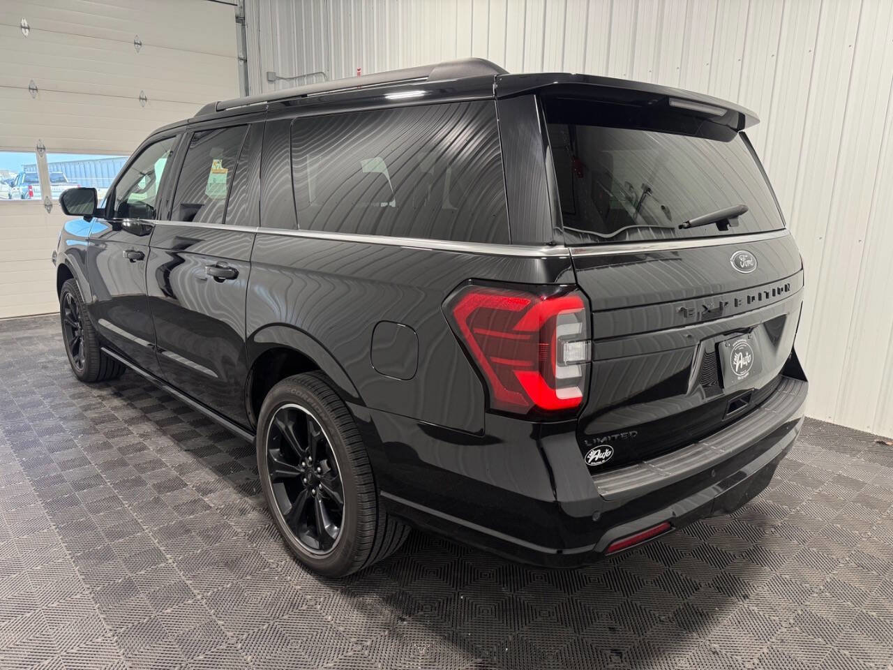 Used 2022 Ford Expedition Max Limited AWD/4WD image 4