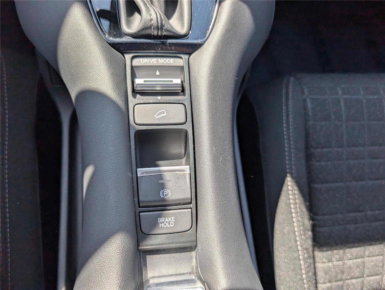 Used 2023 Honda HR-V LX image 23
