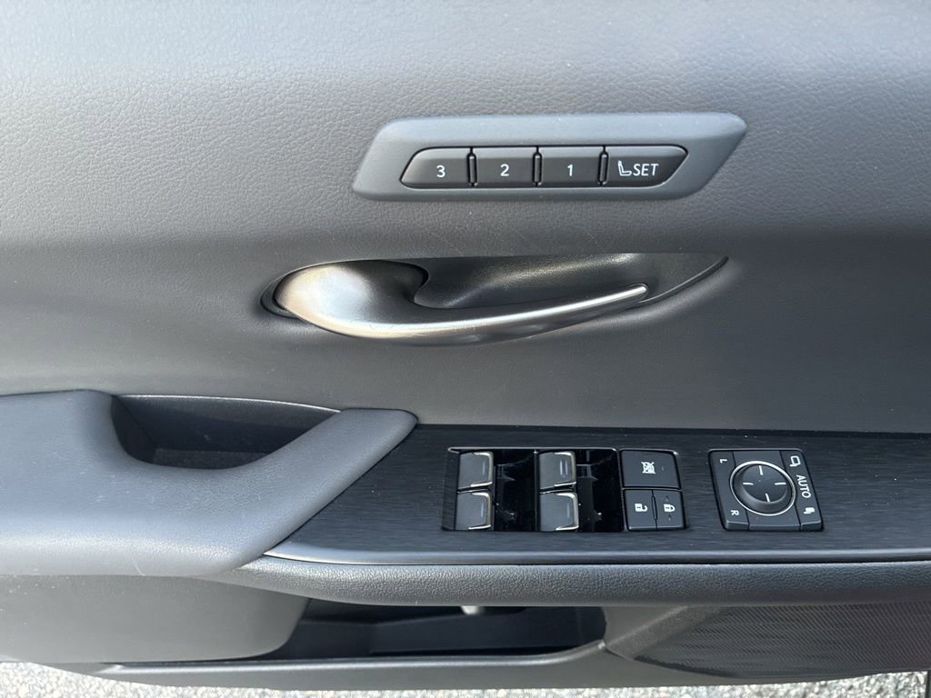 Certified 2023 Lexus UX 250h F Sport image 18