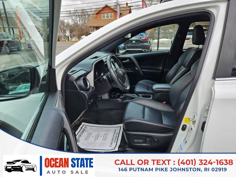 Used 2017 Toyota RAV4 SE image 9