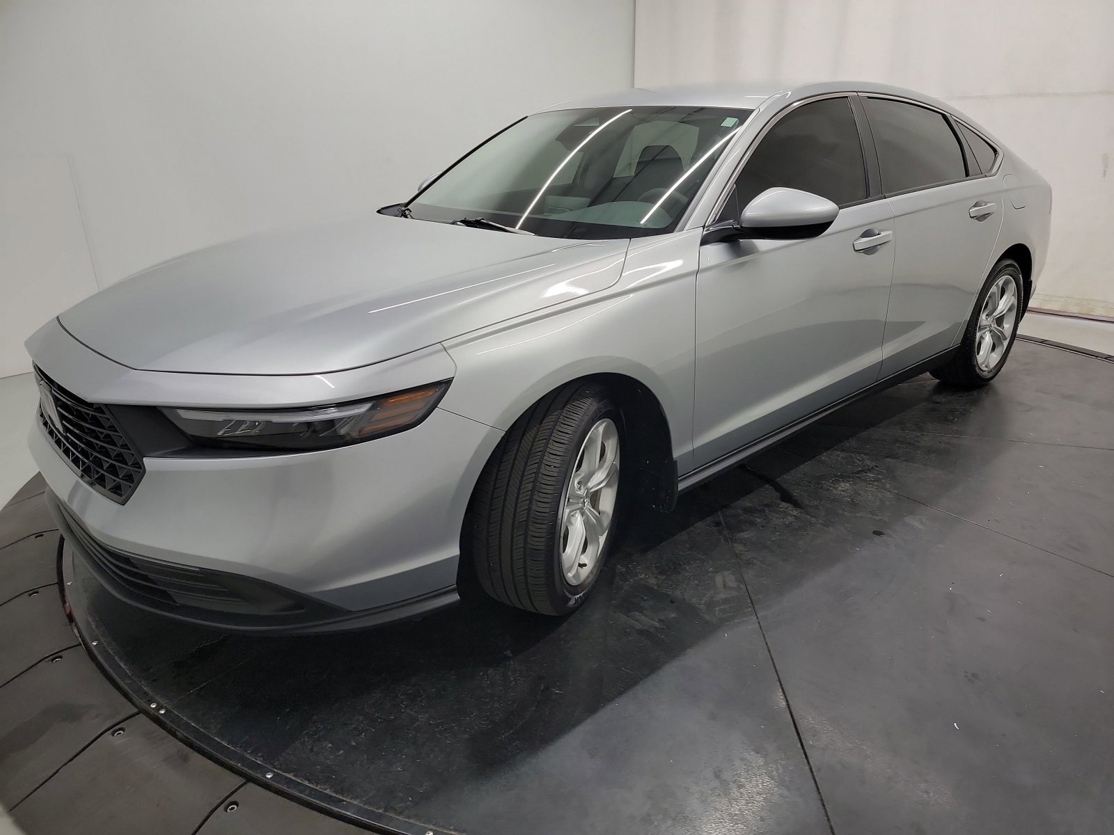 Used 2024 Honda Accord LX image 3