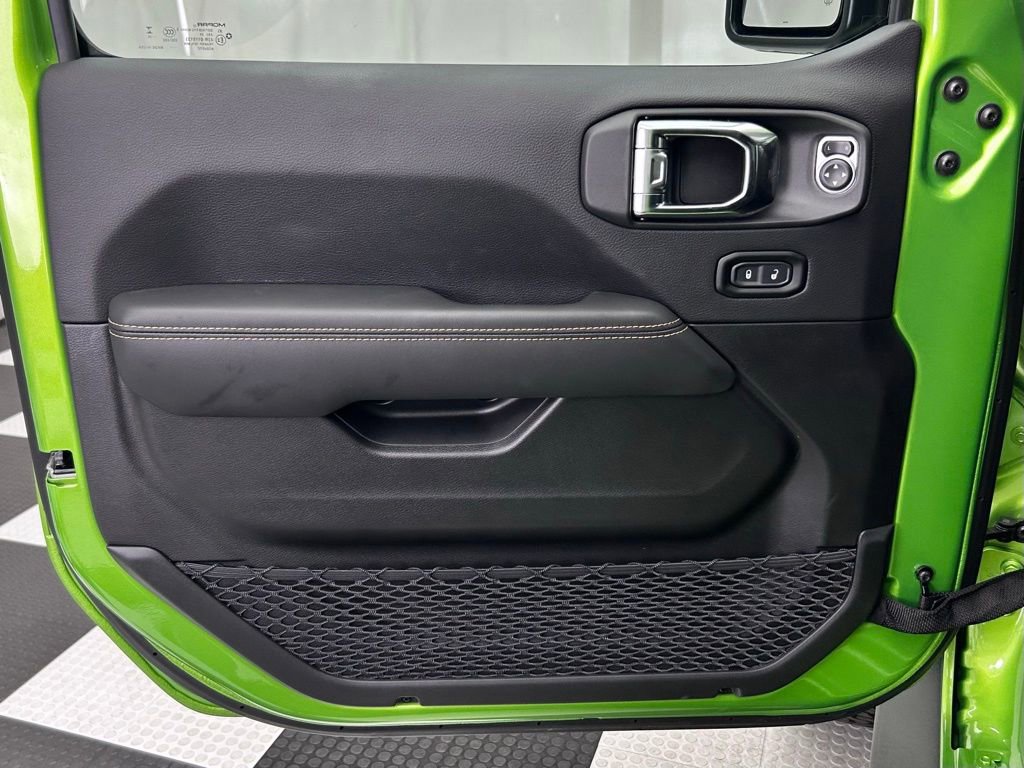 New 2025 Jeep Wrangler Unlimited Rubicon 392 image 28