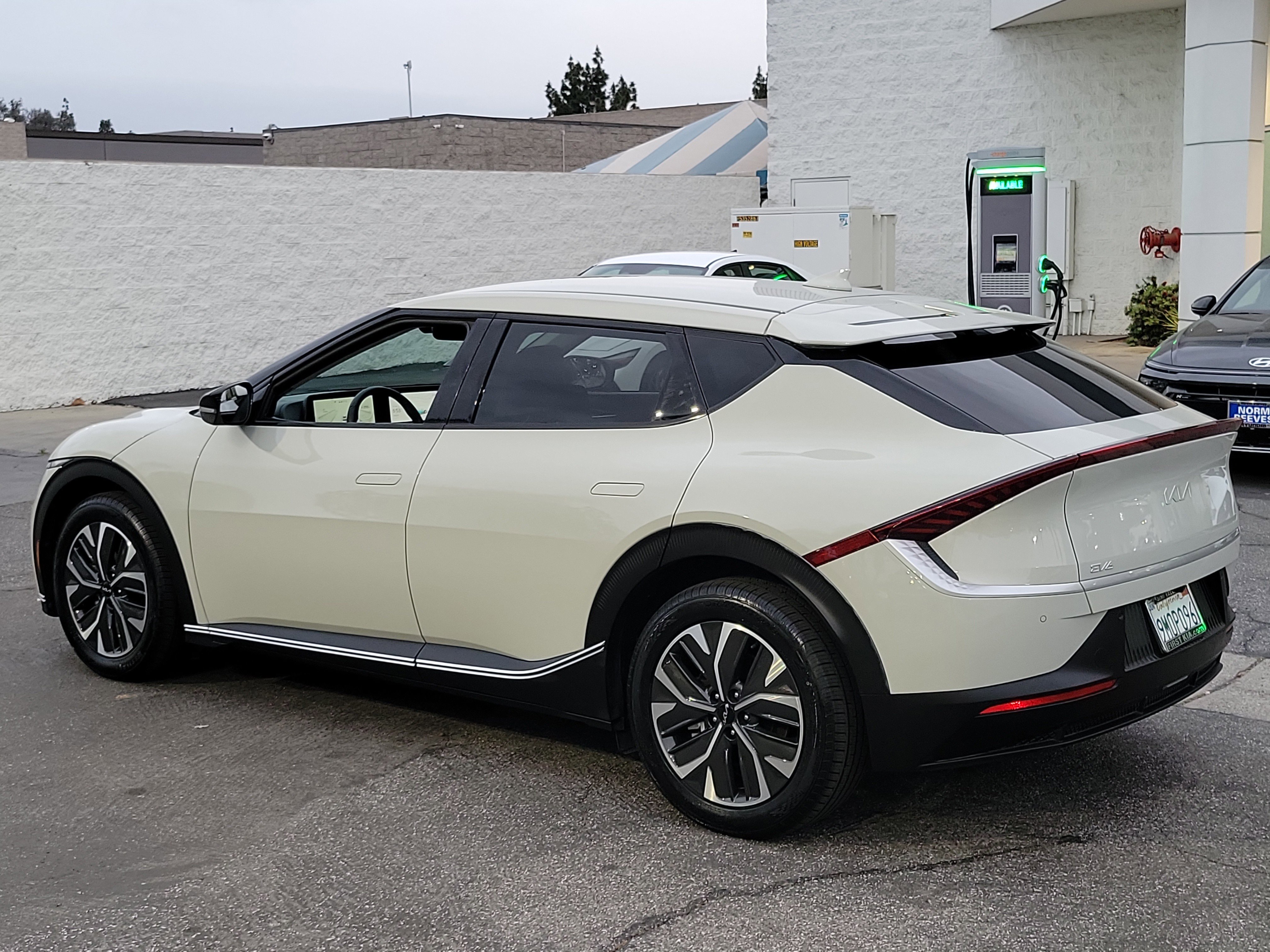 Used 2024 Kia EV6 Light image 27