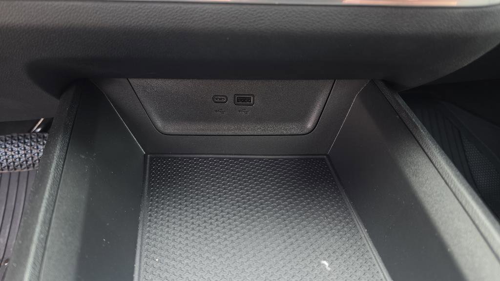 Used 2026 Chevrolet Equinox LT w/ Convenience Package II image 26