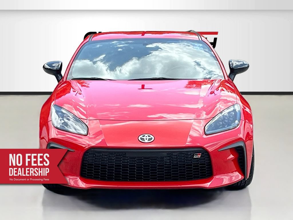 Used 2022 Toyota GR86 Premium RWD image 2