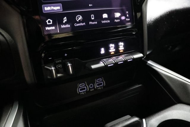Used 2025 RAM 1500 Big Horn AWD/4WD image 32