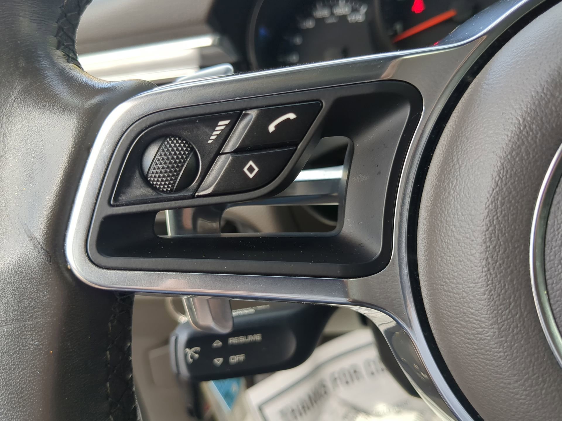 Used 2018 Porsche Macan image 57