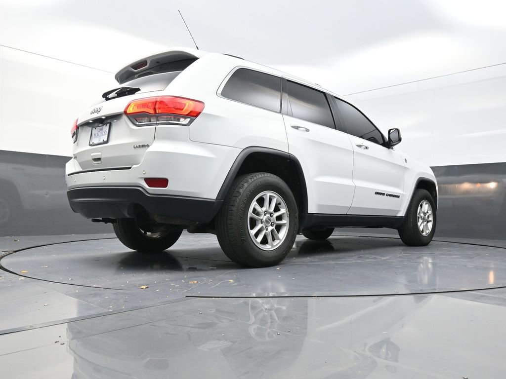 Used 2019 Jeep Grand Cherokee Laredo AWD/4WD image 29