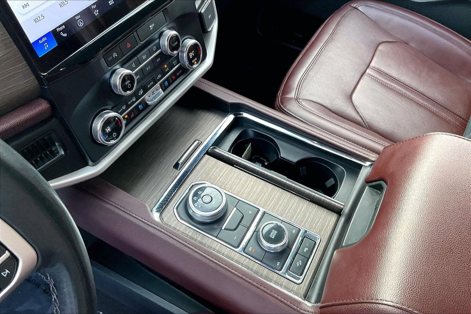 Used 2023 Ford Expedition Limited image 17