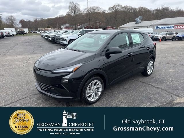 Used 2027 Chevrolet Bolt LT w/ Comfort Package FWD image 4