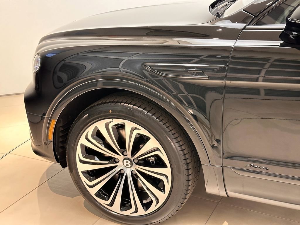 Used 2024 Bentley Bentayga image 39