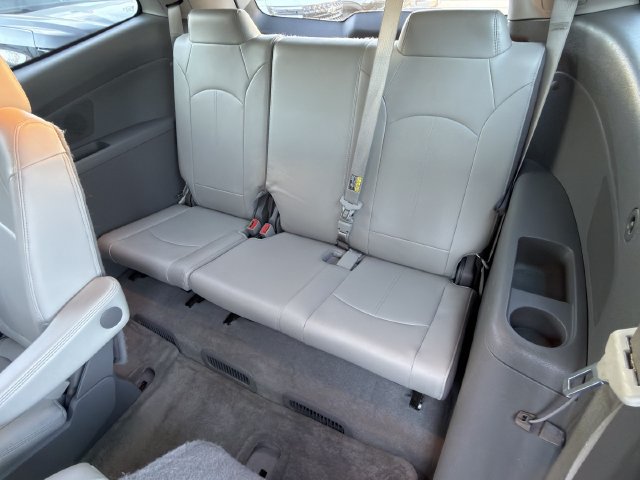 Used 2017 Chevrolet Traverse LT FWD image 29