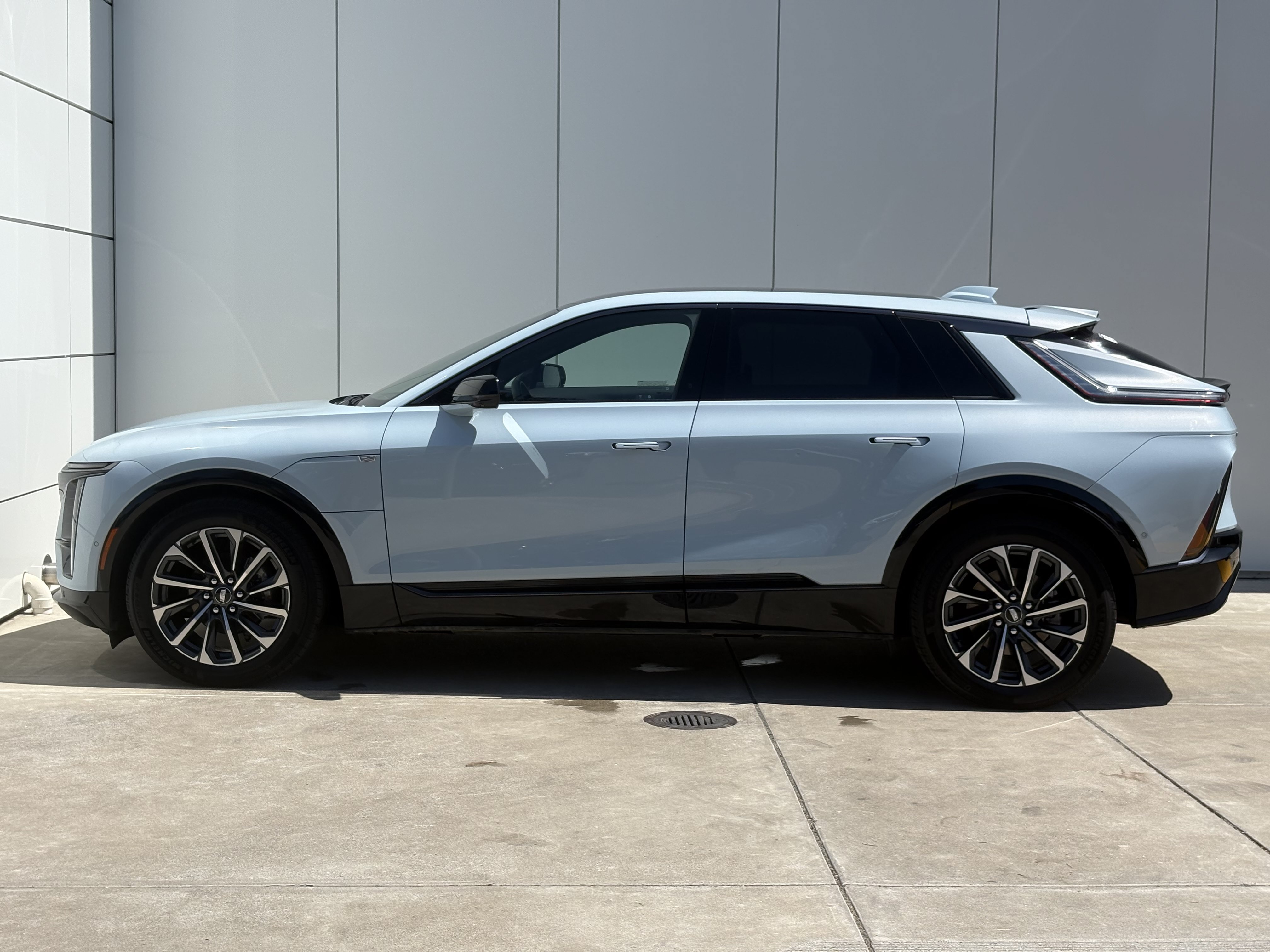 Certified 2024 Cadillac Lyriq Sport AWD/4WD image 4