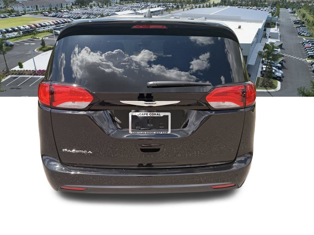 New 2027 Chrysler Pacifica LX FWD image 5