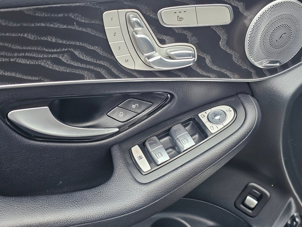 Used 2018 Mercedes-Benz GLC 300 4MATIC image 32