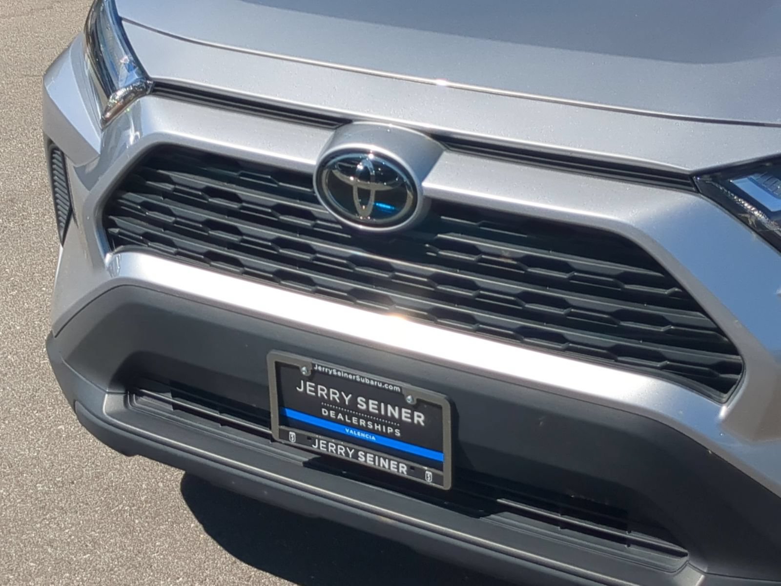 Used 2025 Toyota RAV4 XLE FWD image 9