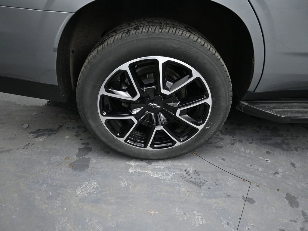 Used 2024 Chevrolet Tahoe RST w/ Luxury Package image 17