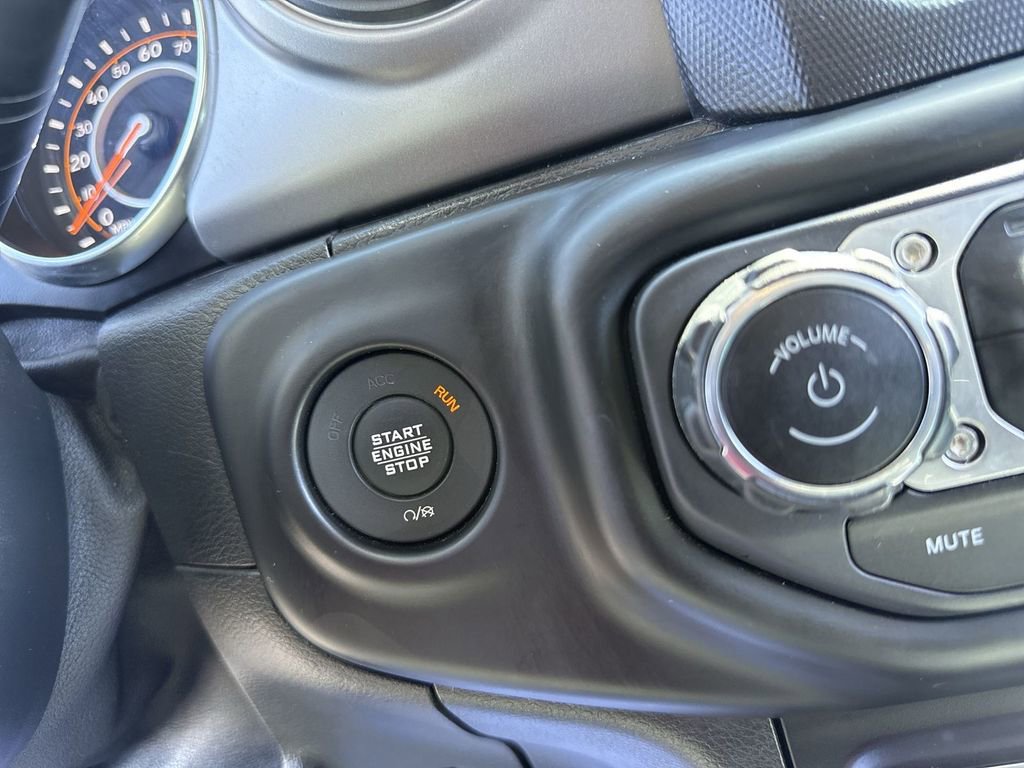 Used 2020 Jeep Wrangler Sport AWD/4WD image 16