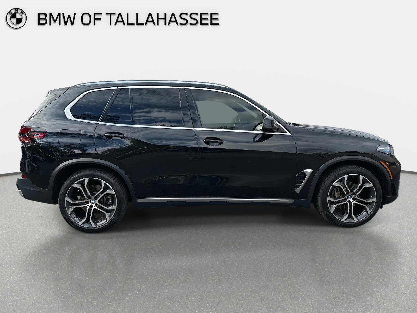 Used 2024 BMW X5 xDrive40i w/ Premium Package image 6
