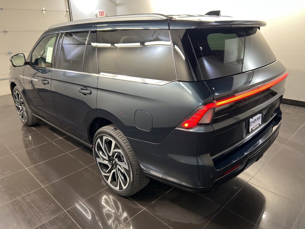 New 2026 Lincoln Navigator Reserve image 4