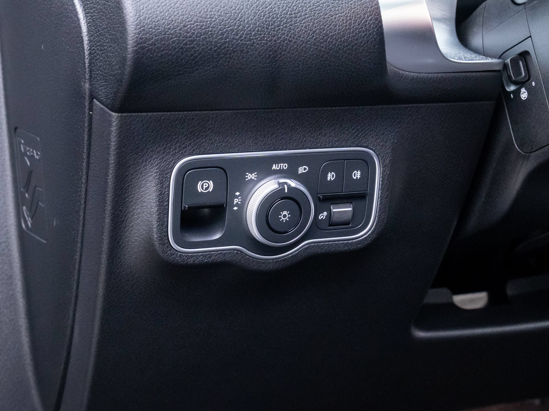 New 2026 Mercedes-Benz GLB 250 4MATIC image 21