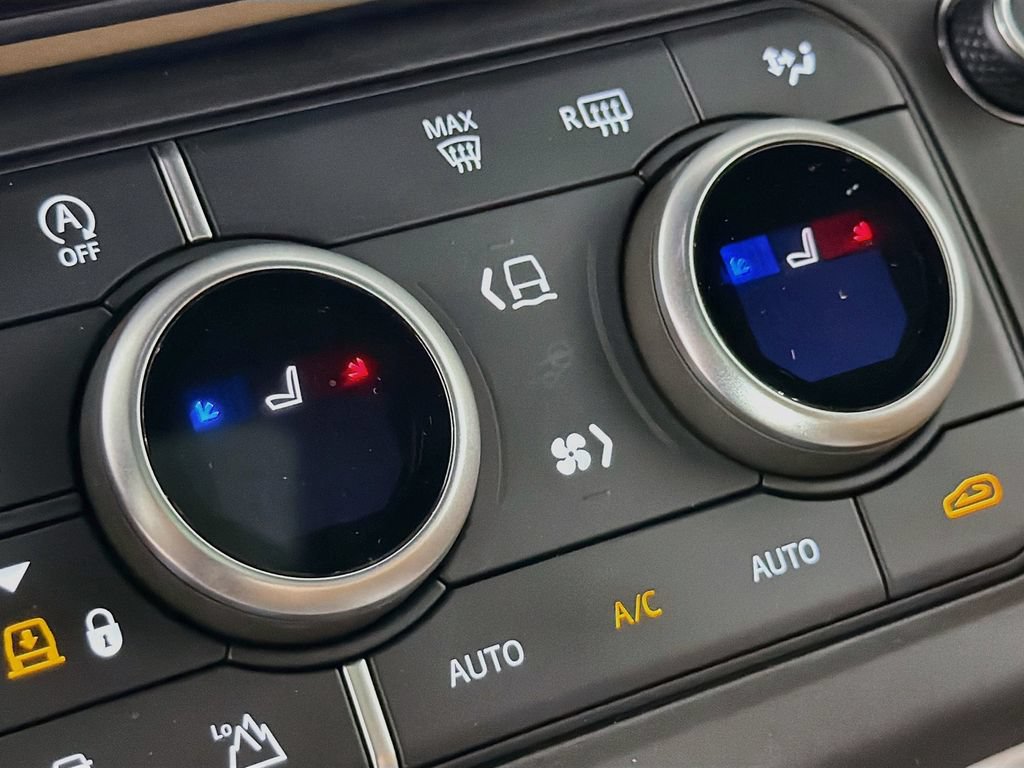 New 2026 Land Rover Defender 110 X-Dynamic SE AWD/4WD image 21