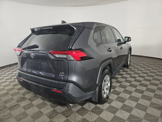 Used 2022 Toyota RAV4 LE image 2