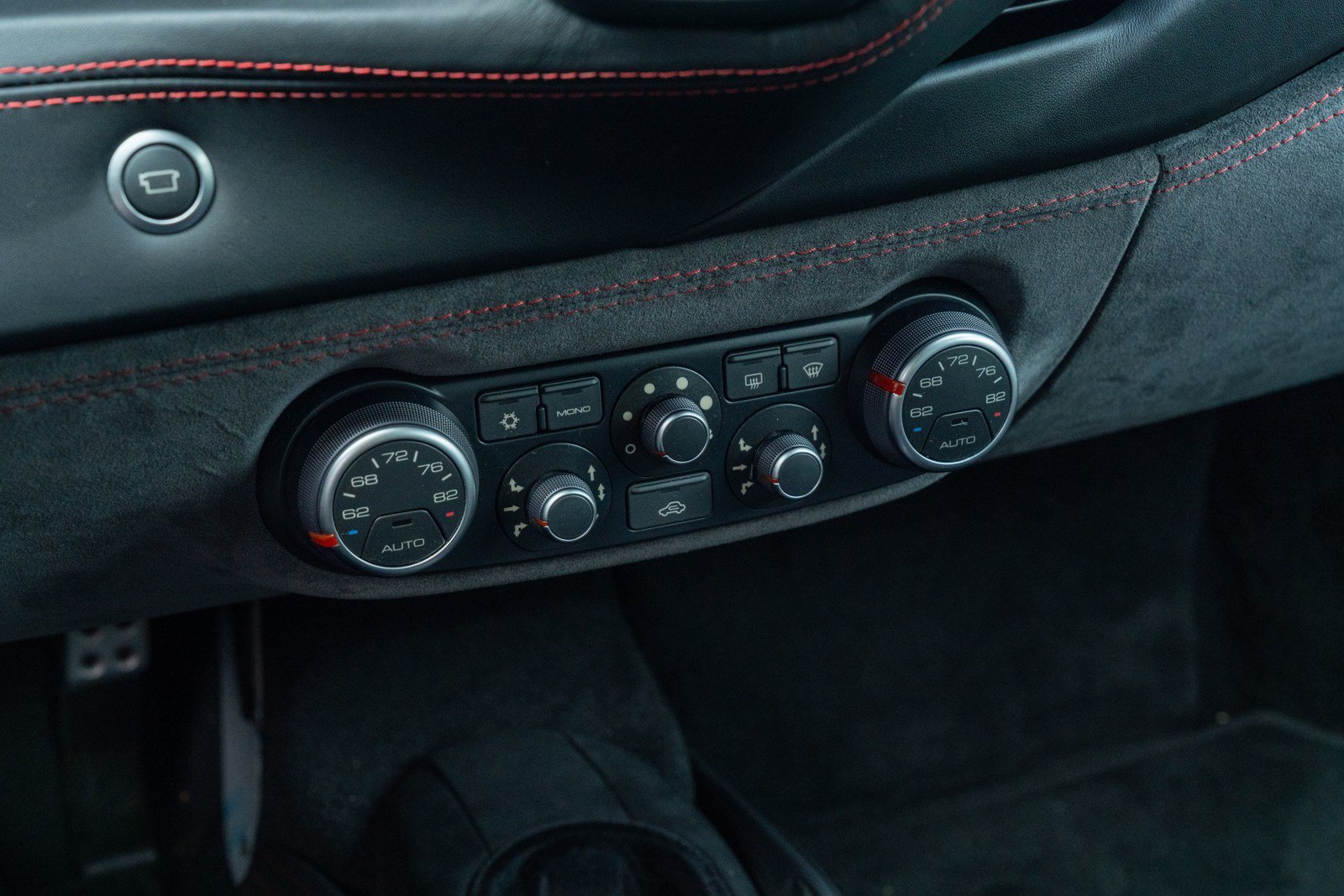 Used 2018 Ferrari 488 GTB RWD image 45