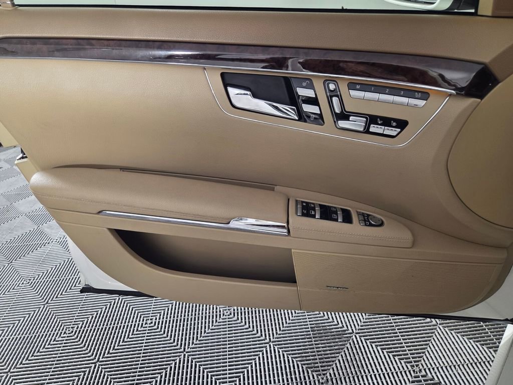 Used 2011 Mercedes-Benz S 550 4MATIC image 21