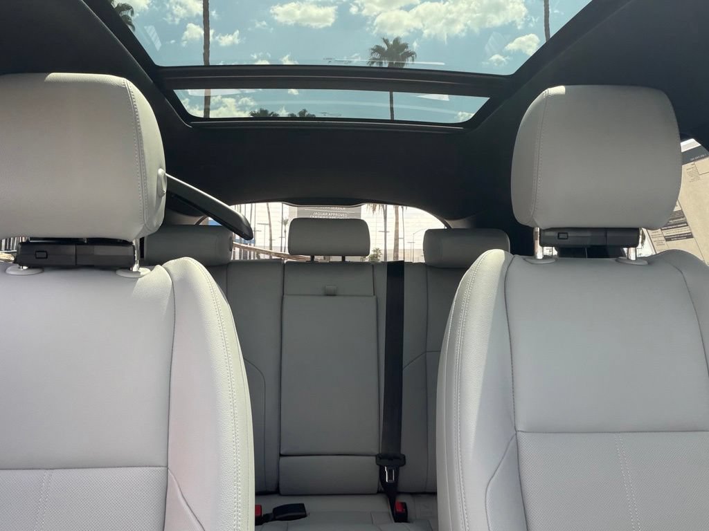 New 2026 Land Rover Range Rover Velar S AWD/4WD image 7