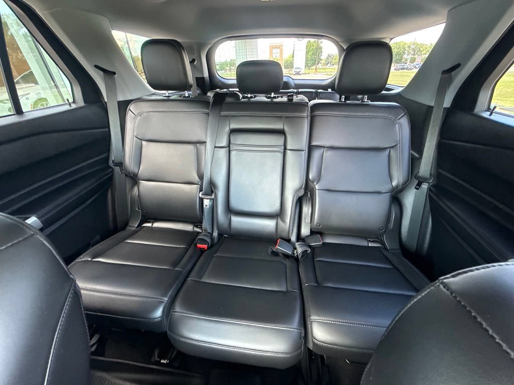 Used 2024 Ford Explorer XLT w/ Equipment Group 202A AWD/4WD image 13