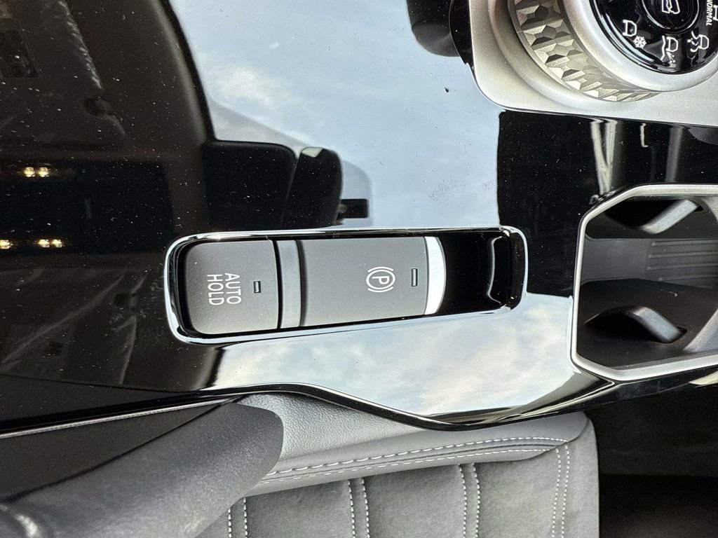 New 2026 Mitsubishi Outlander SE image 32