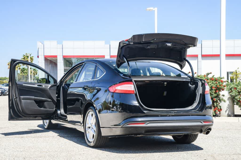 Used 2016 Ford Fusion SE FWD image 26