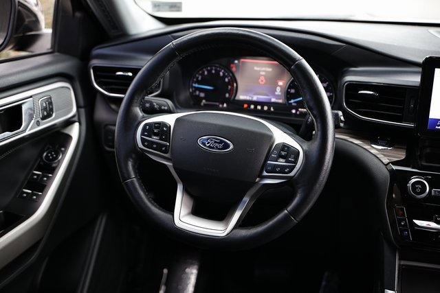 Used 2022 Ford Explorer Limited w/ Equipment Group 301A image 27