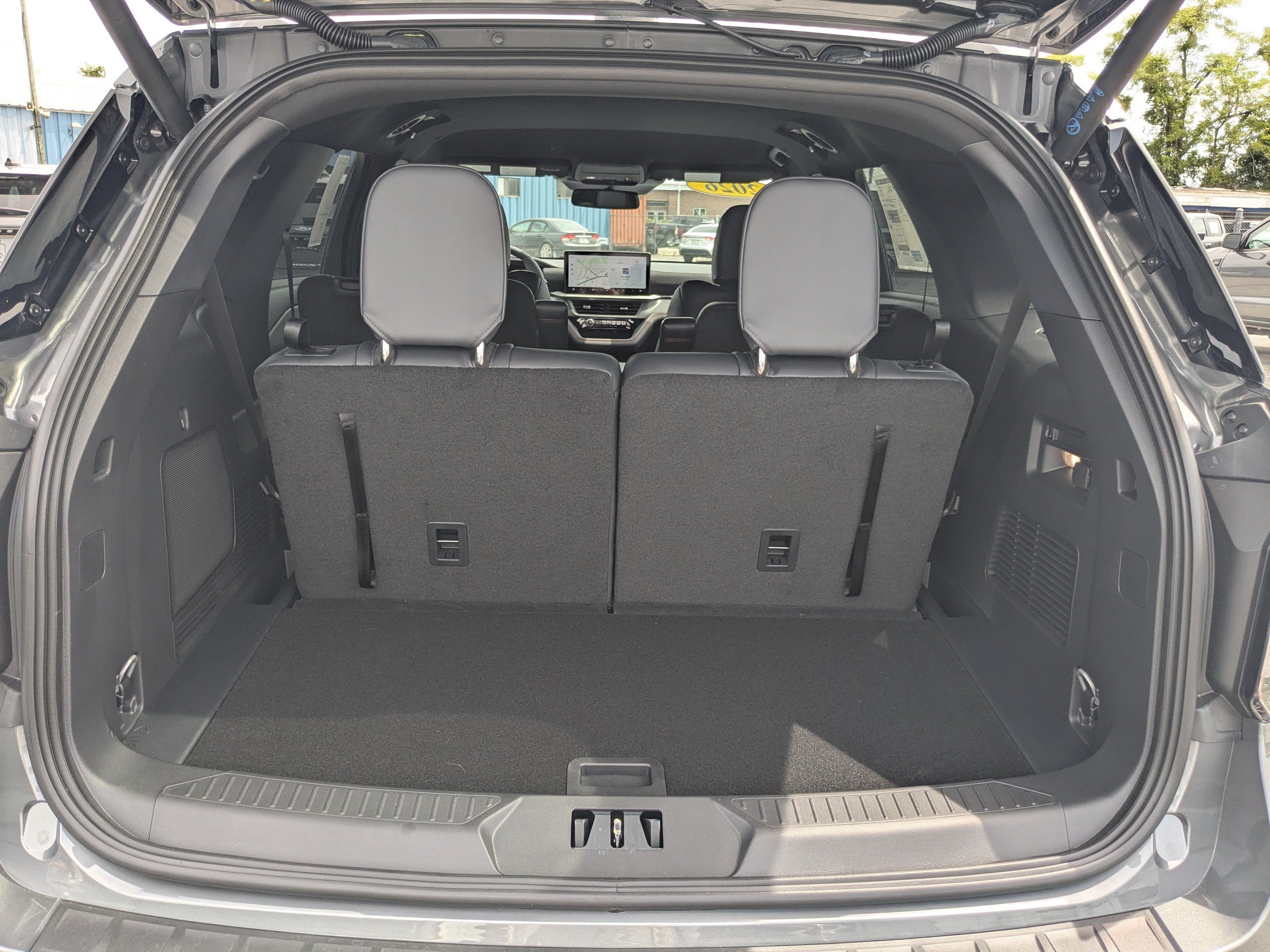 New 2026 Ford Explorer ST-Line w/ ST-Line Street Pack RWD image 12