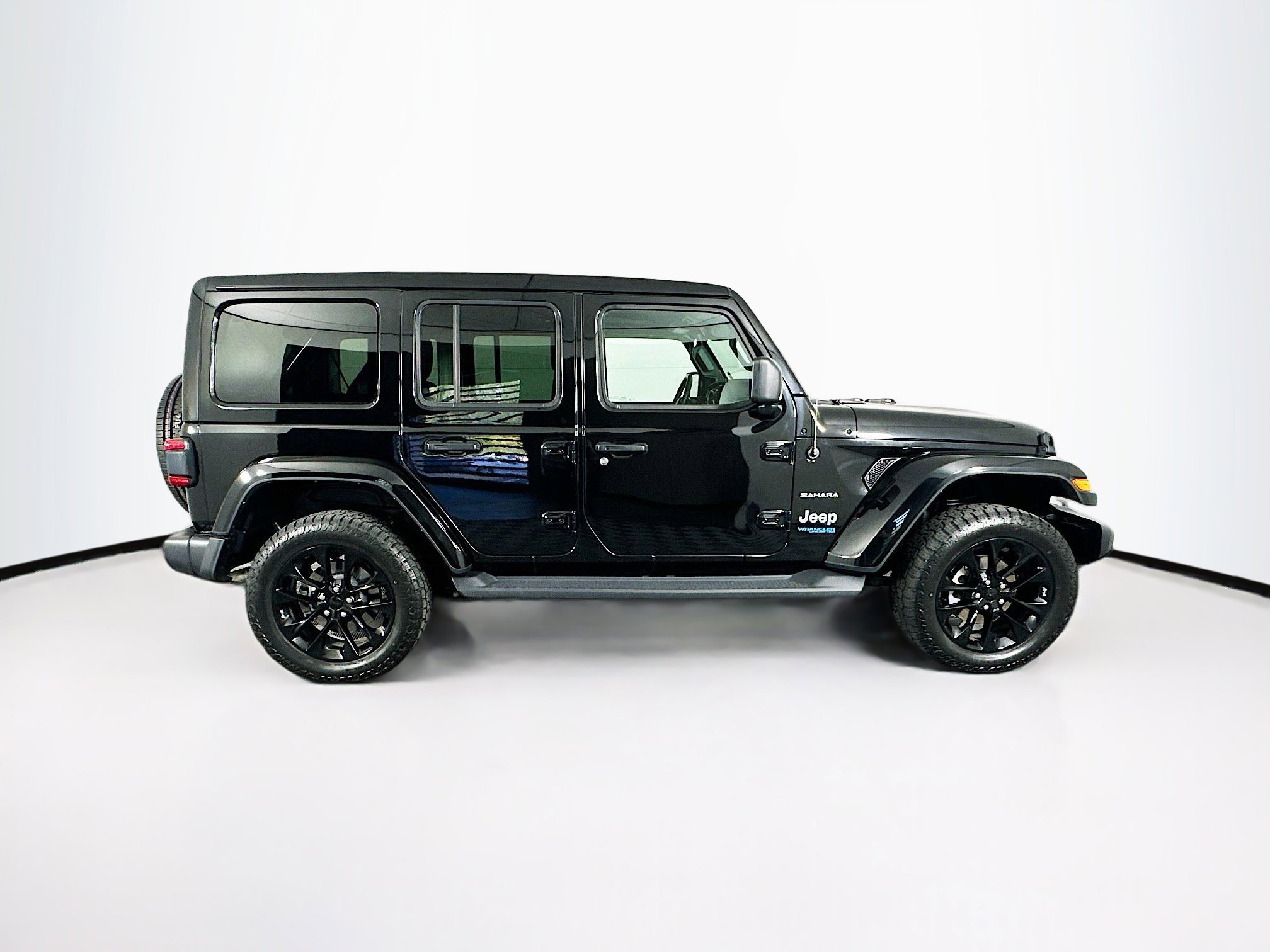 Used 2021 Jeep Wrangler Sahara w/ Cold Weather Group image 10