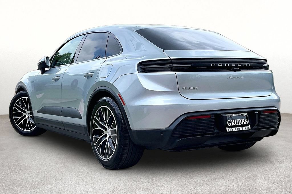 Used 2025 Porsche Macan 4 Electric AWD/4WD image 16