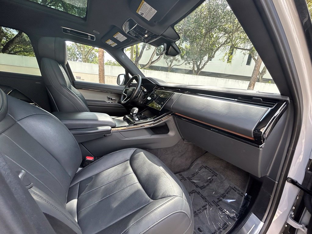 Used 2025 Land Rover Range Rover Sport SE AWD/4WD image 30