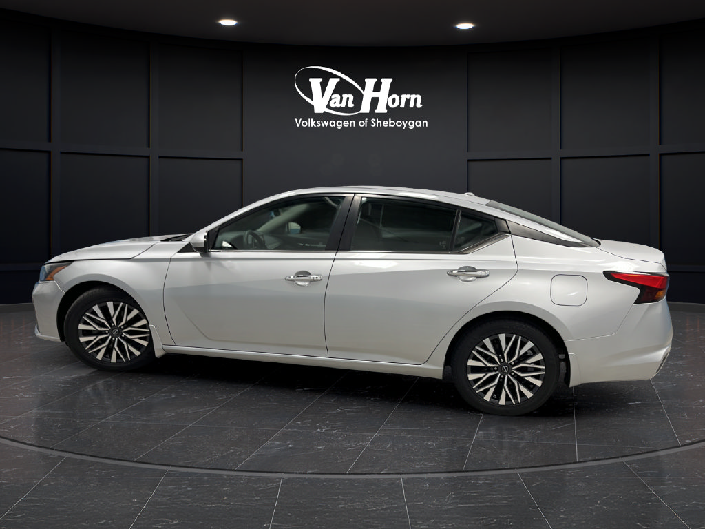 Used 2023 Nissan Altima 2.5 SV FWD image 4