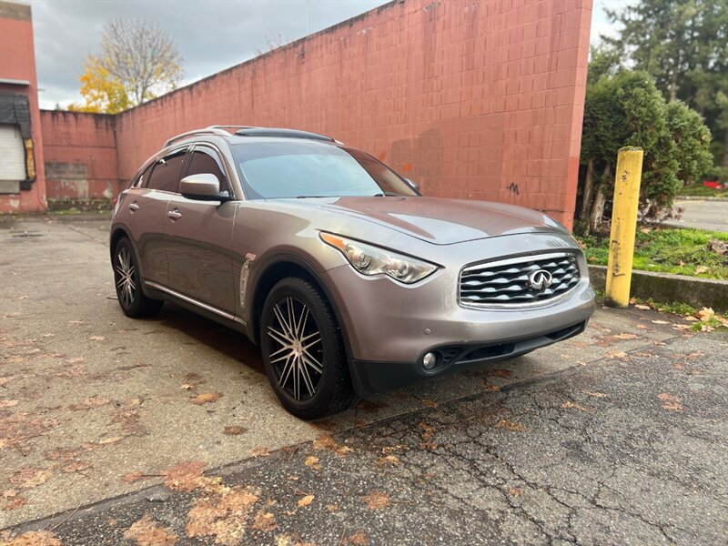 Used 2011 INFINITI FX35 2WD w/ Premium Pkg image 2
