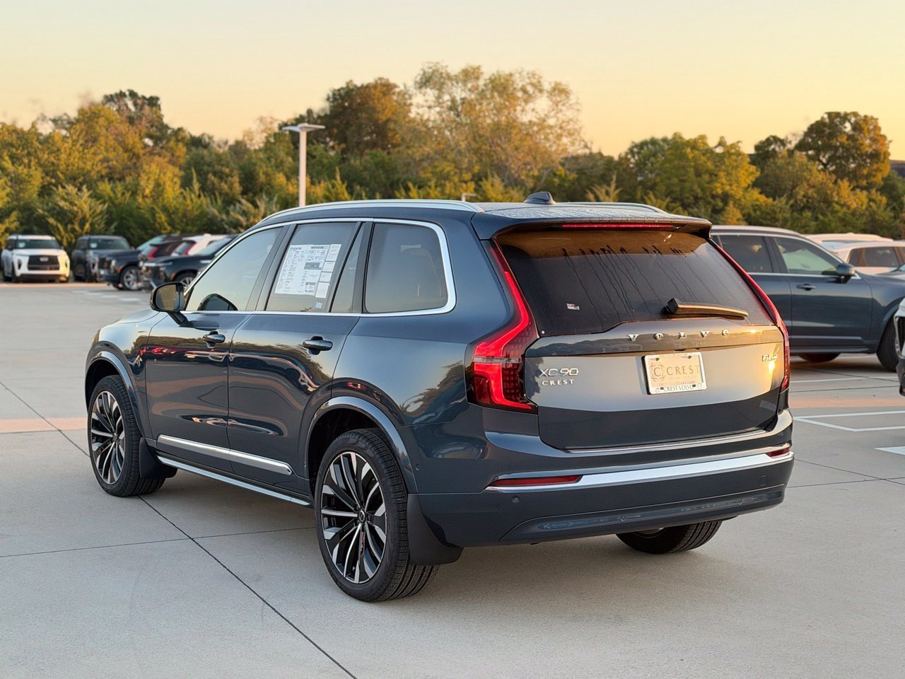New 2026 Volvo XC90 B5 Plus w/ Protection Package Premier AWD/4WD image 4