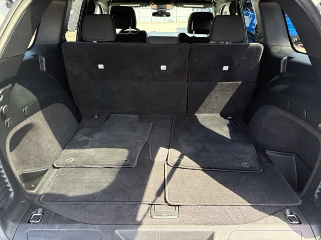 Used 2019 Jeep Grand Cherokee Laredo AWD/4WD image 17