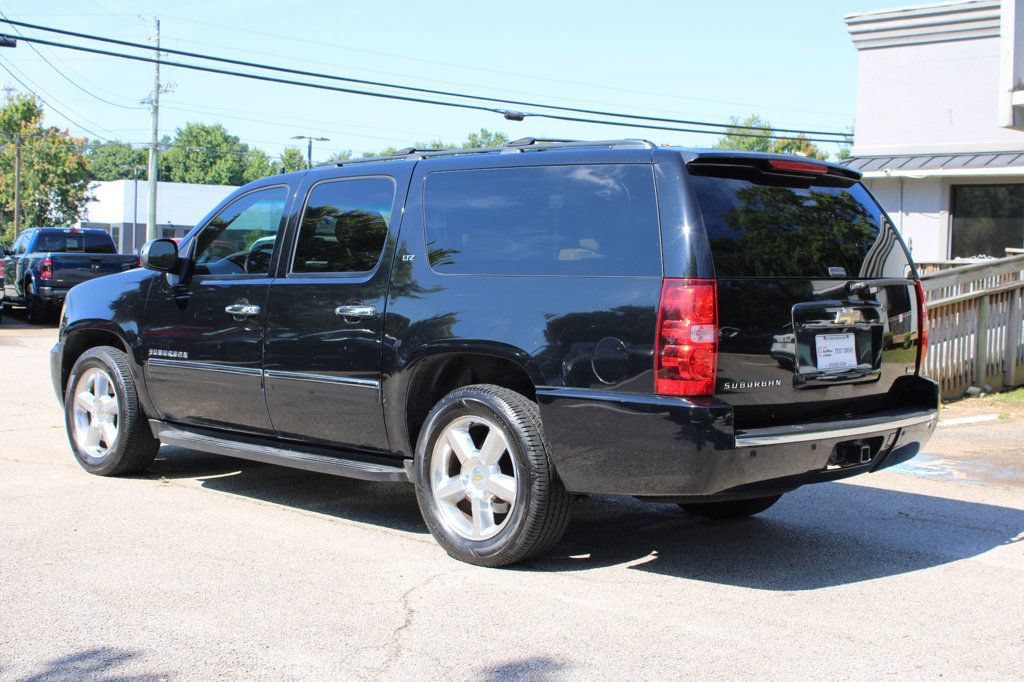 Used 2011 Chevrolet Suburban LTZ RWD image 4