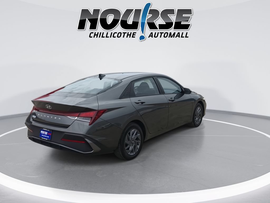Used 2024 Hyundai Elantra SEL FWD image 8