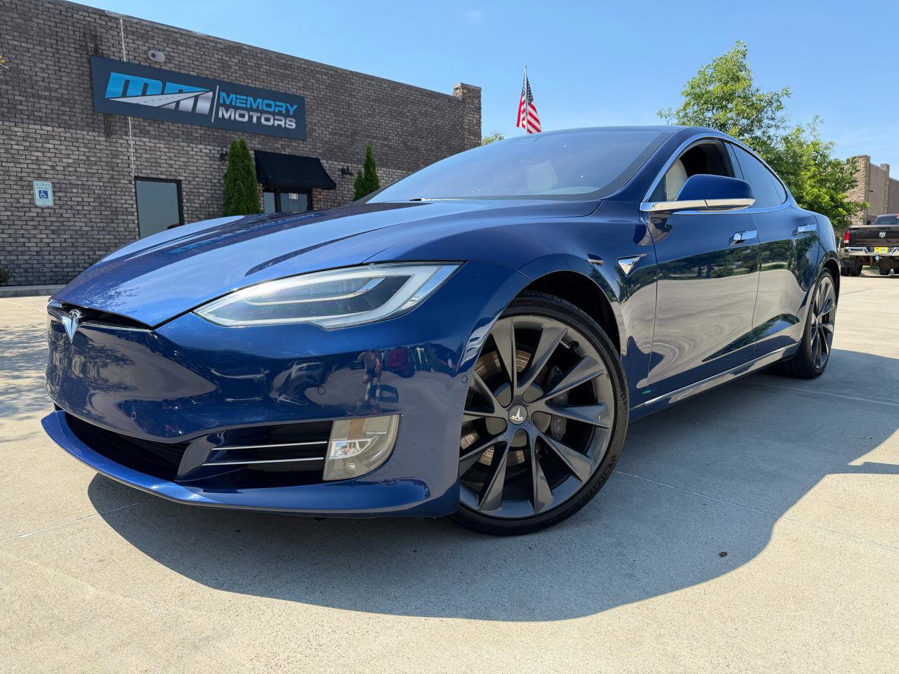 Used 2020 Tesla Model S Long Range AWD/4WD image 1