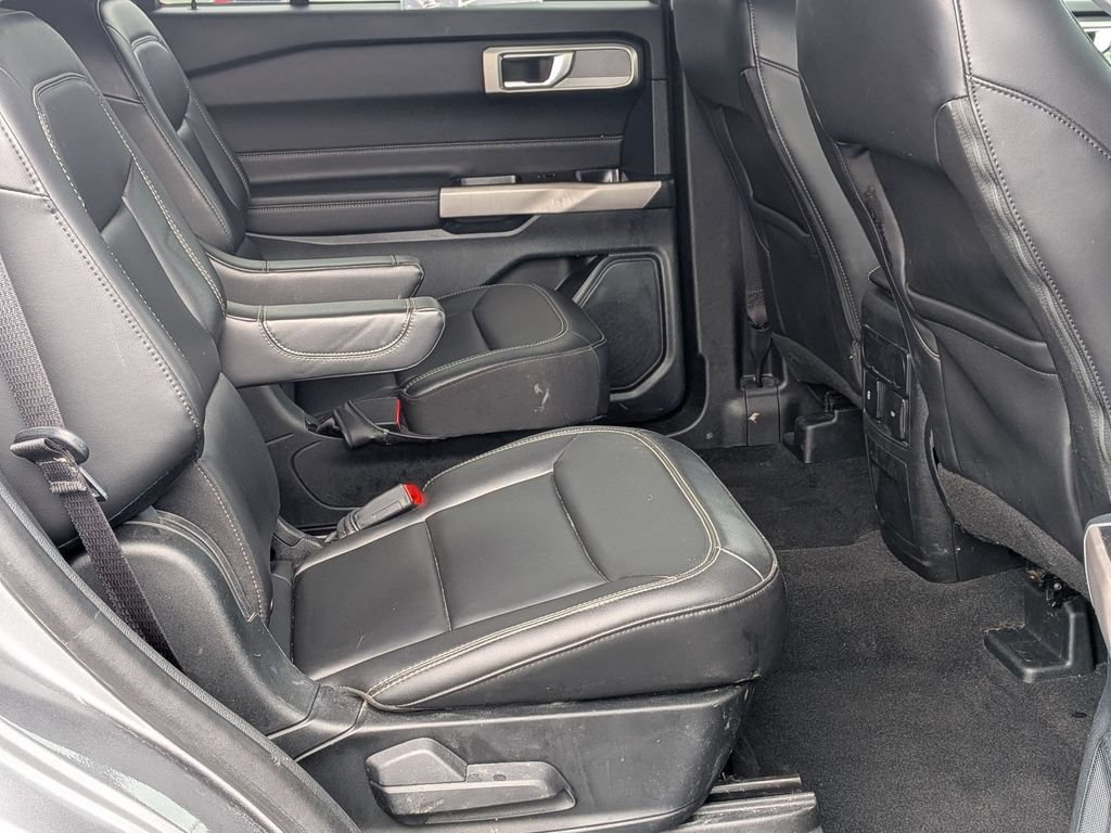 Used 2024 Ford Explorer XLT w/ Equipment Group 202A AWD/4WD image 25